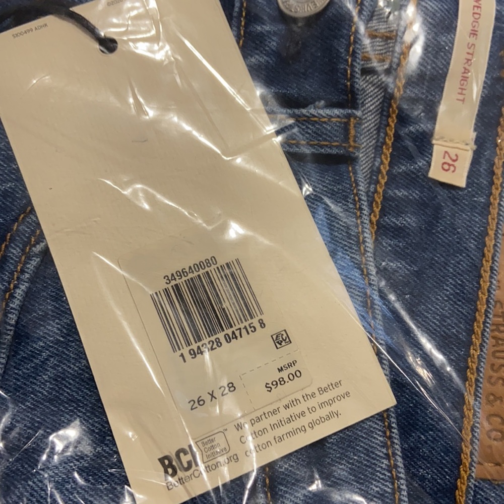 LEVI'S® PREMIUM Wedgie Fit Straight Women's Jeans - Picture 7 of 12